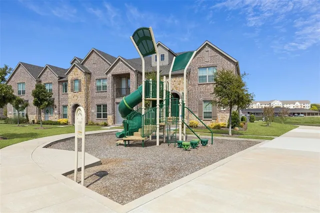 $2,800 | 2700 Parkview Court, Lewisville, TX 75067