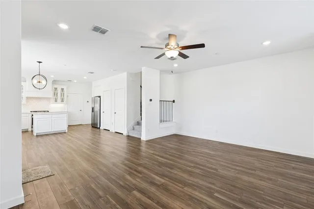 $2,800 | 2700 Parkview Court, Lewisville, TX 75067