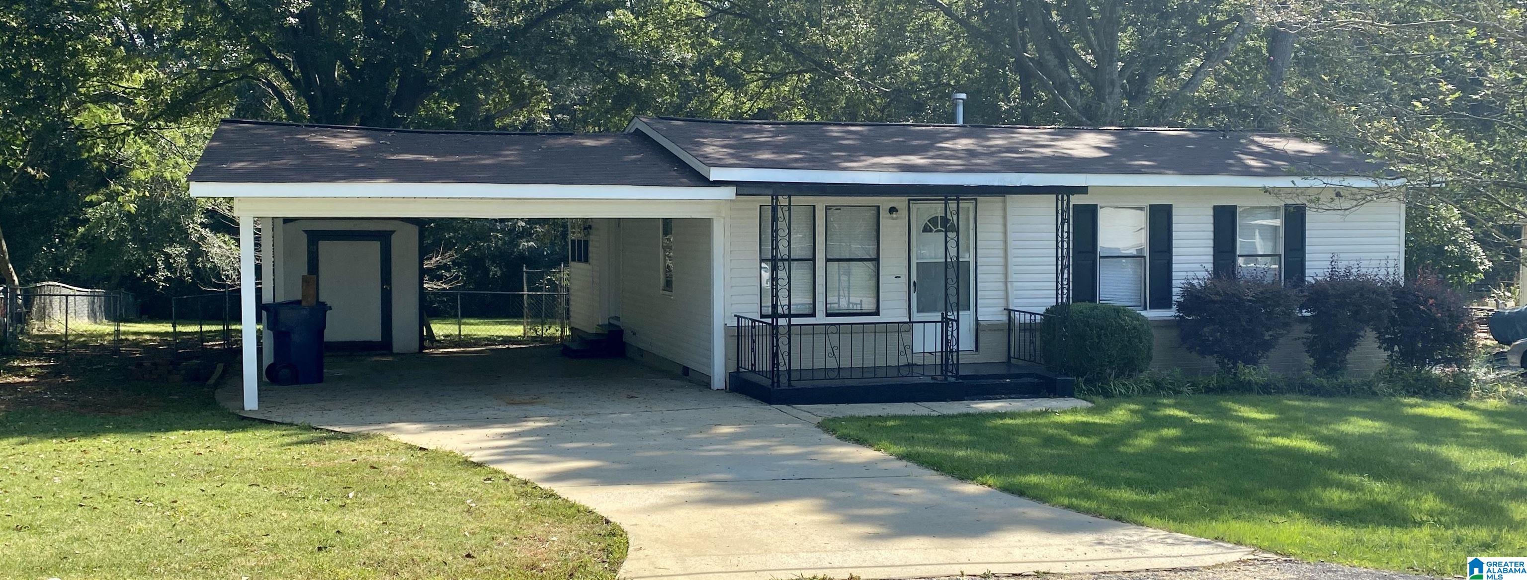 1811 Mae Road Anniston, AL 36207 - Photo 2 of 33