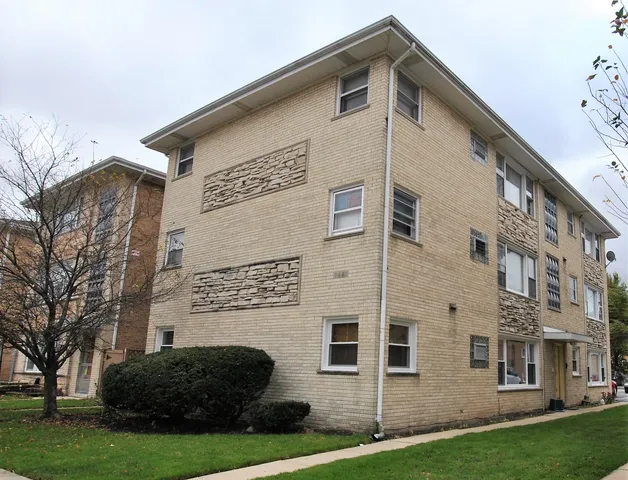 $1,290 | 8221 West Walsh Lane, Unit GF, River Grove, IL 60171