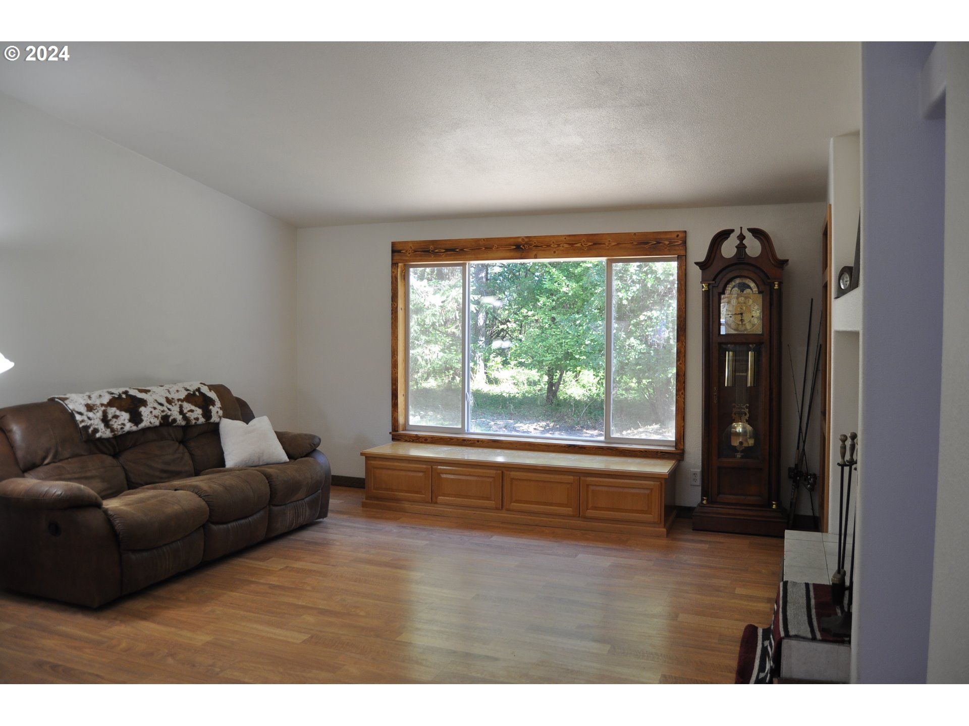 89105 Sheffler Road Elmira, OR 97437 - Photo 3 of 27 Gallery Image 3