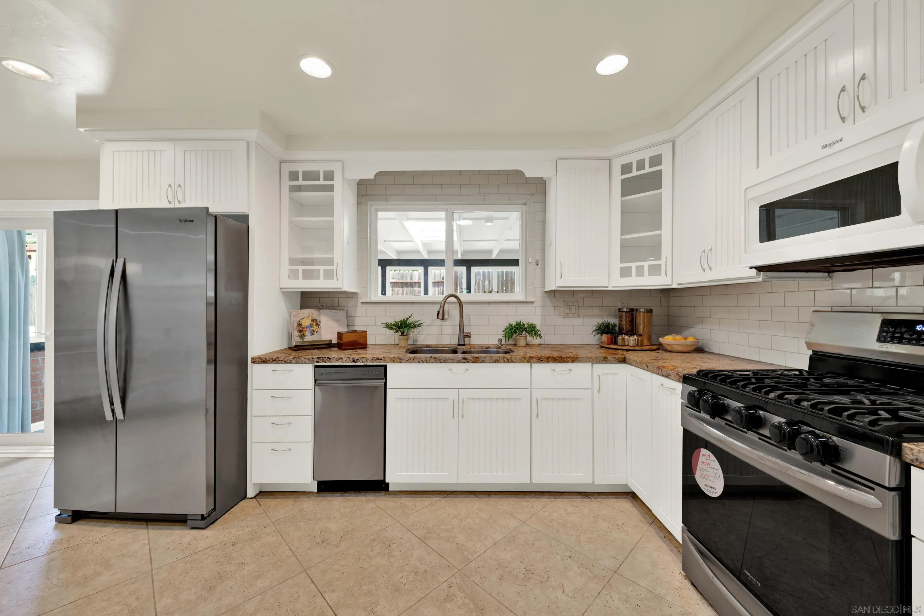 14382 Poway Road Poway, CA 92064 - Photo 14 of 35 Gallery Image 14