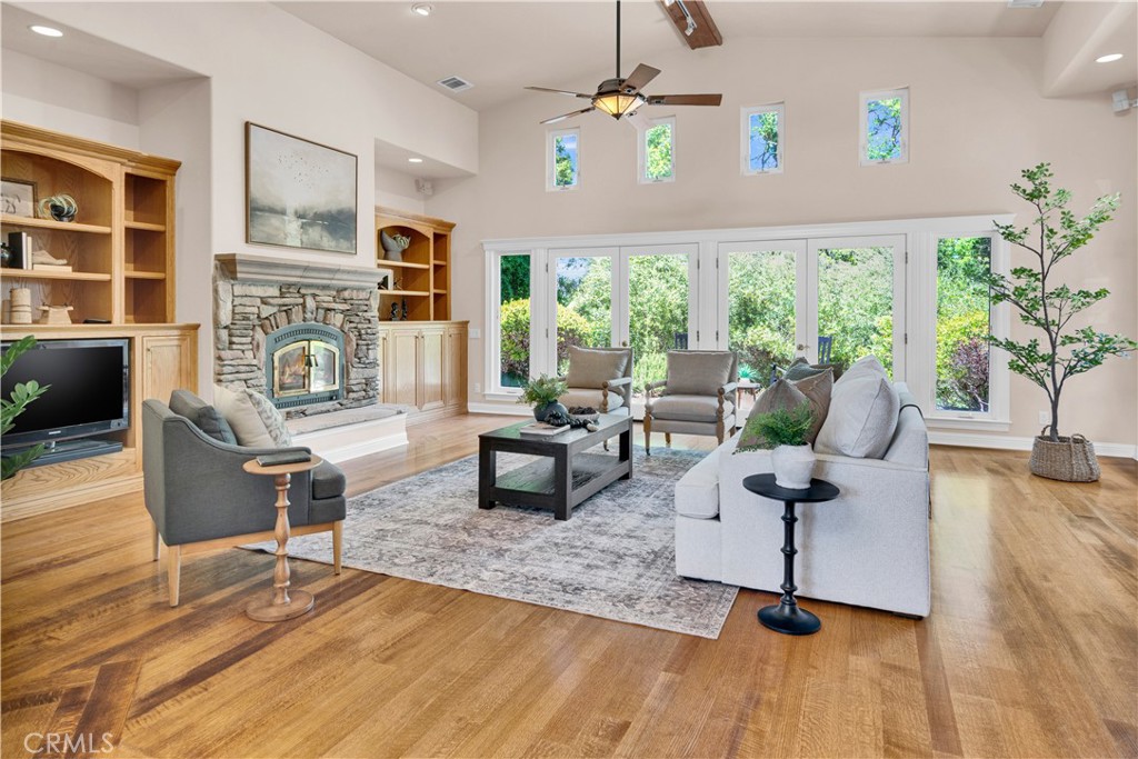 117 Frontier Way Templeton, CA 93465 - Photo 12 of 57 Living Room