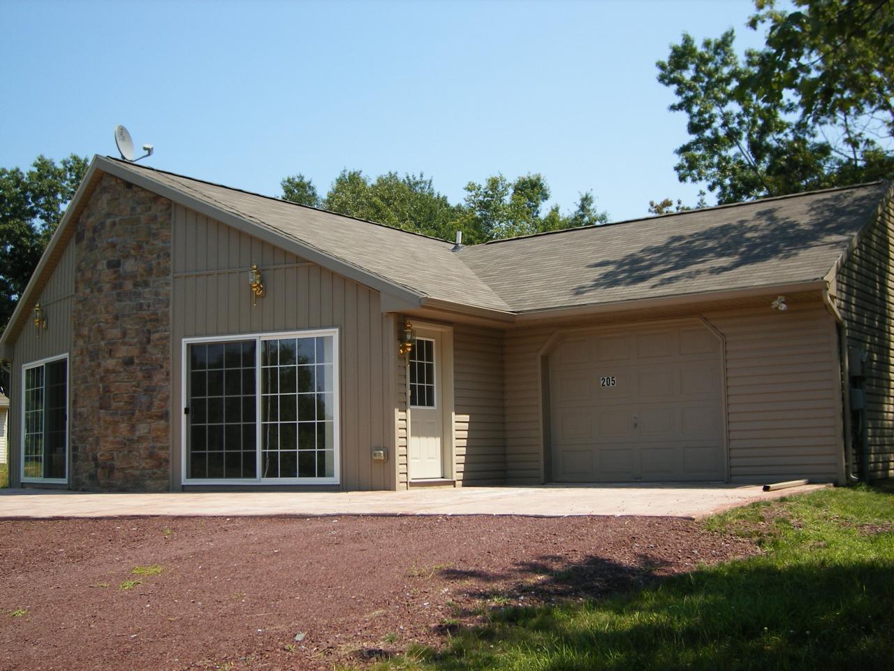 205 Mountain Road Albrightsville, PA 18210 - Photo 1 of 4 House