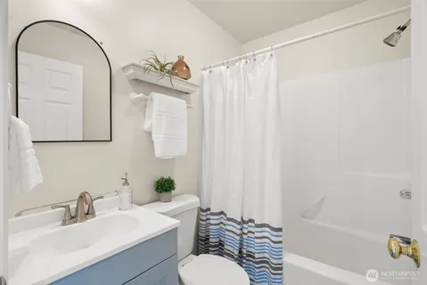 $1,390,000 | 5413 Welfare Avenue Northeast, Bainbridge Island, WA 98110