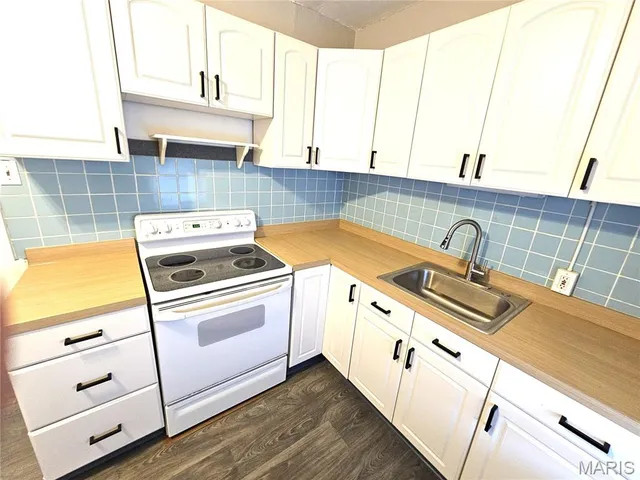 $1,275 | 4953 Holly Hills Avenue, Unit A, St. Louis, MO 63109