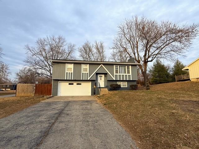 127 Southeast 125 Road Warrensburg, MO 64093 - Photo 2 of 38