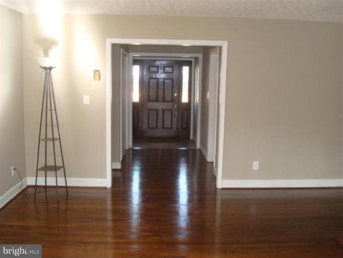 45975 Rolling Road Lexington Park, MD 20653 - Photo 6 of 7 Foyer