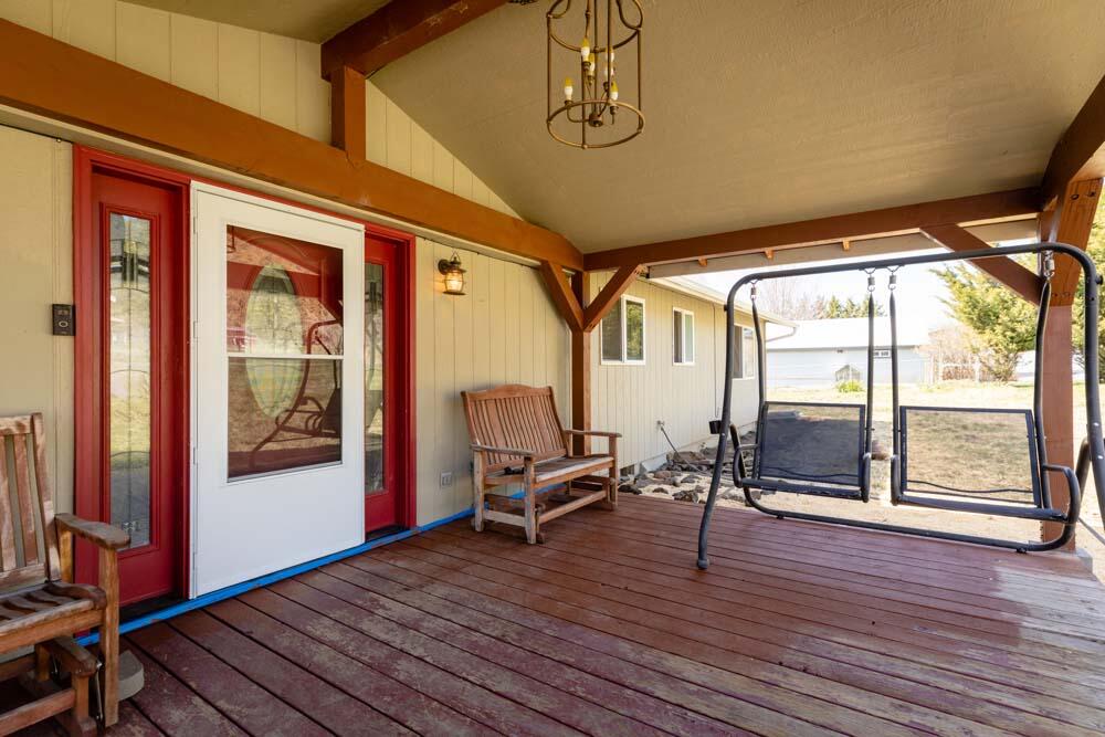 9710 Ben Kerns Road Klamath Falls, OR 97601 - Photo 7 of 50 07