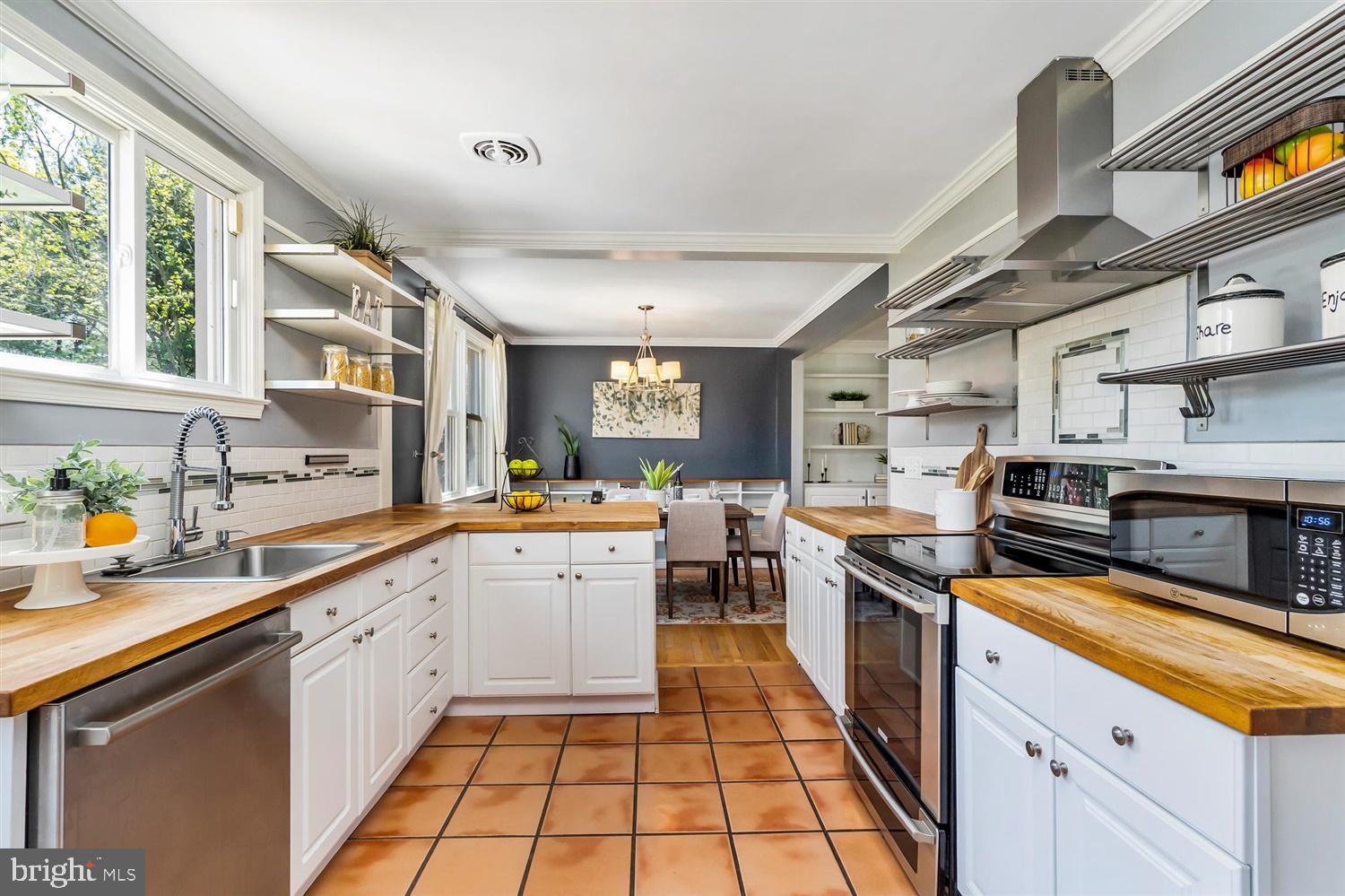 712 West Padonia Road Lutherville-Timonium, MD 21093 - Photo 19 of 38 Kitchen
