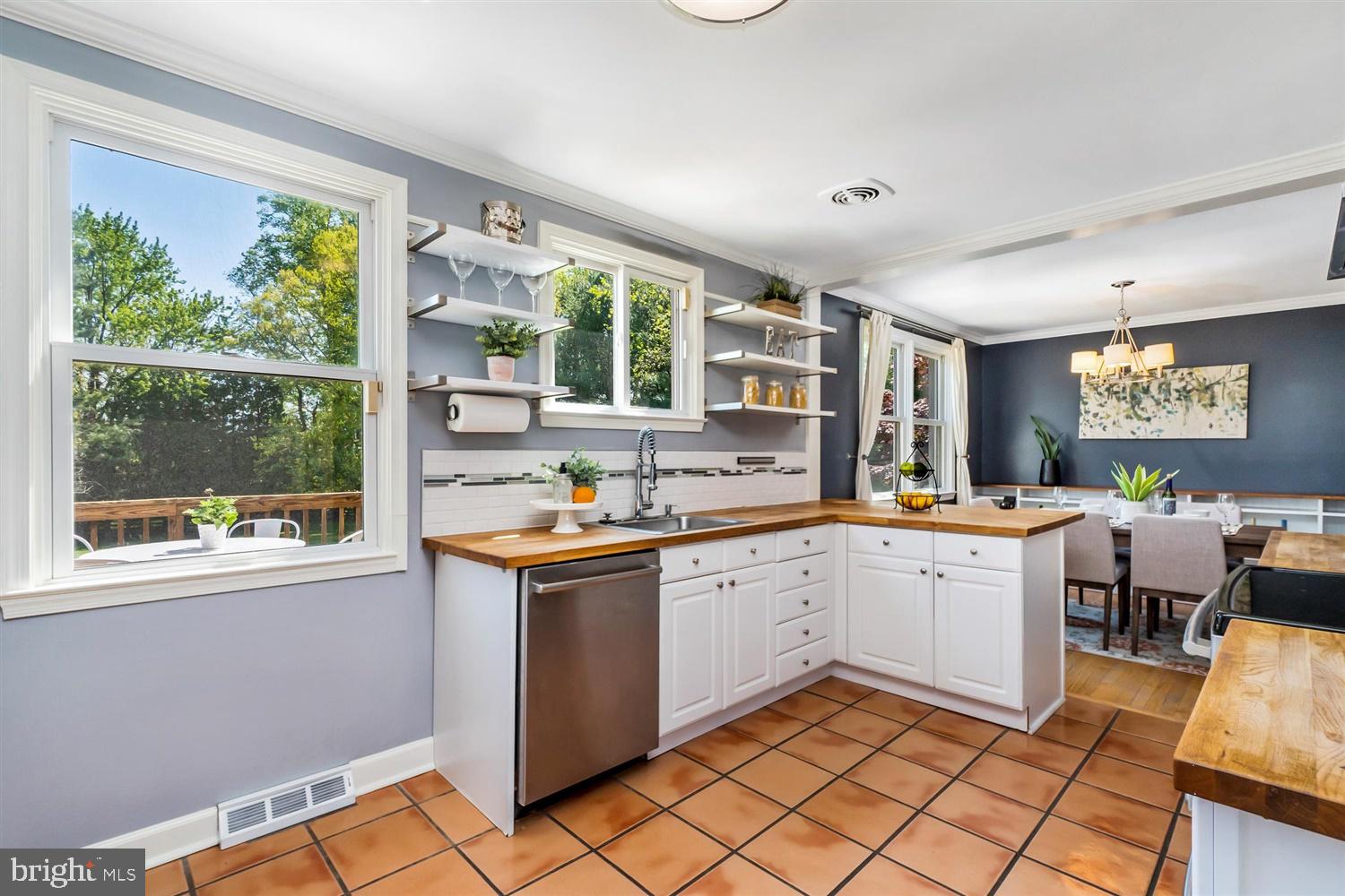 712 West Padonia Road Lutherville-Timonium, MD 21093 - Photo 20 of 38 Kitchen
