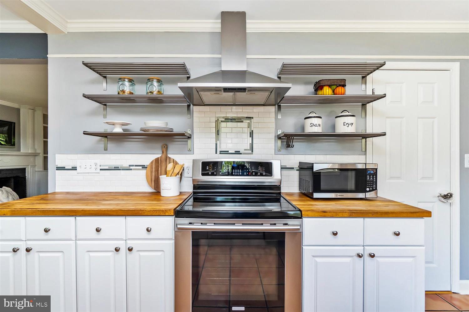 712 West Padonia Road Lutherville-Timonium, MD 21093 - Photo 22 of 38 Kitchen