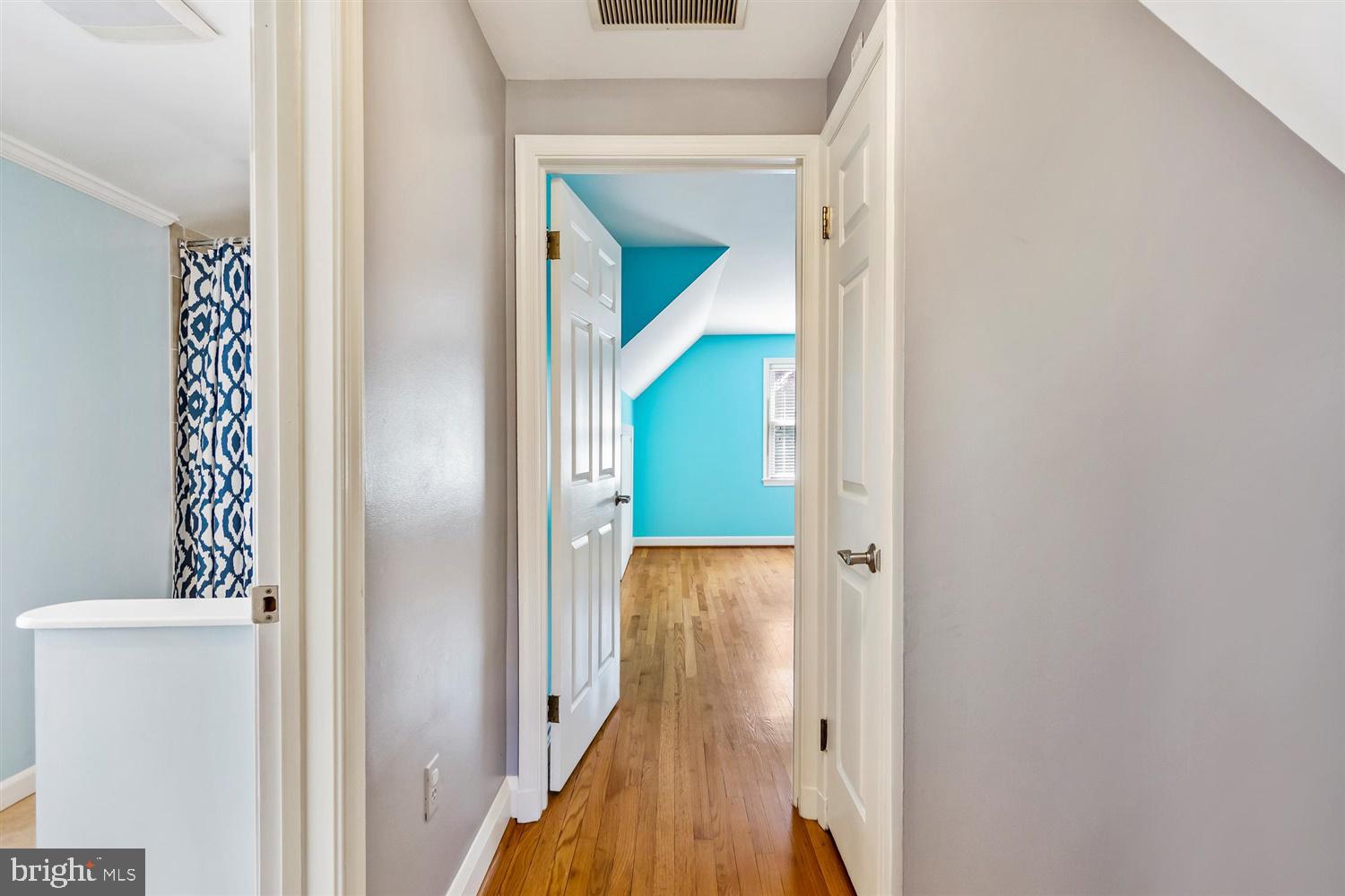 712 West Padonia Road Lutherville-Timonium, MD 21093 - Photo 34 of 38 2nd floor hallway