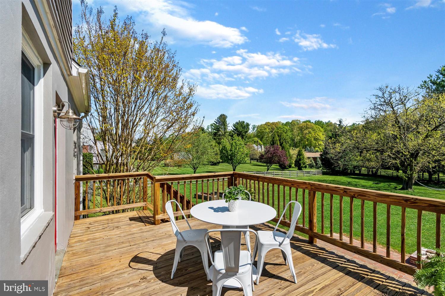 712 West Padonia Road Lutherville-Timonium, MD 21093 - Photo 8 of 38 Outdoor dining