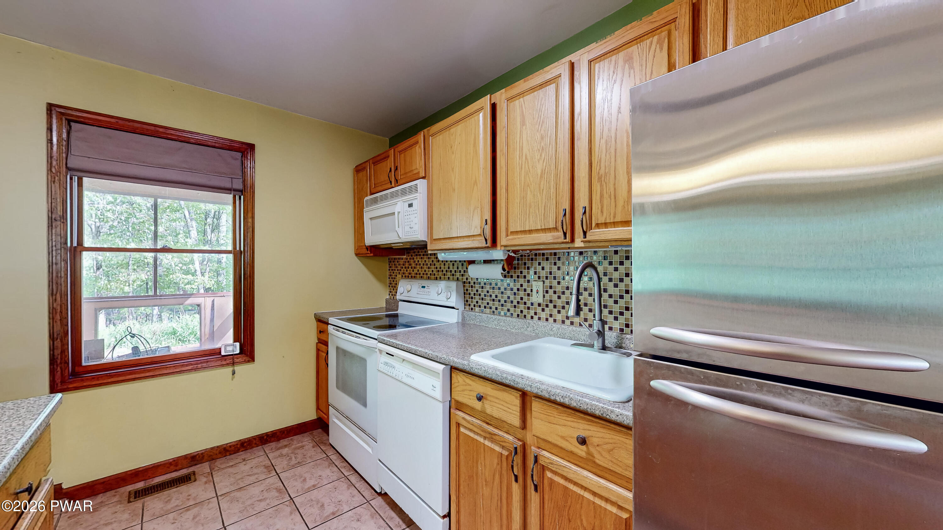 102 Autumn Road Dingmans Ferry, PA 18328 - Photo 14 of 44