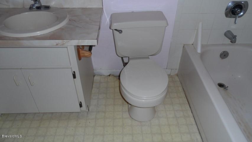1213 Wing Road Southwest Palm Bay, FL 32908 - Photo 7 of 10 SAM_1479 (Small)