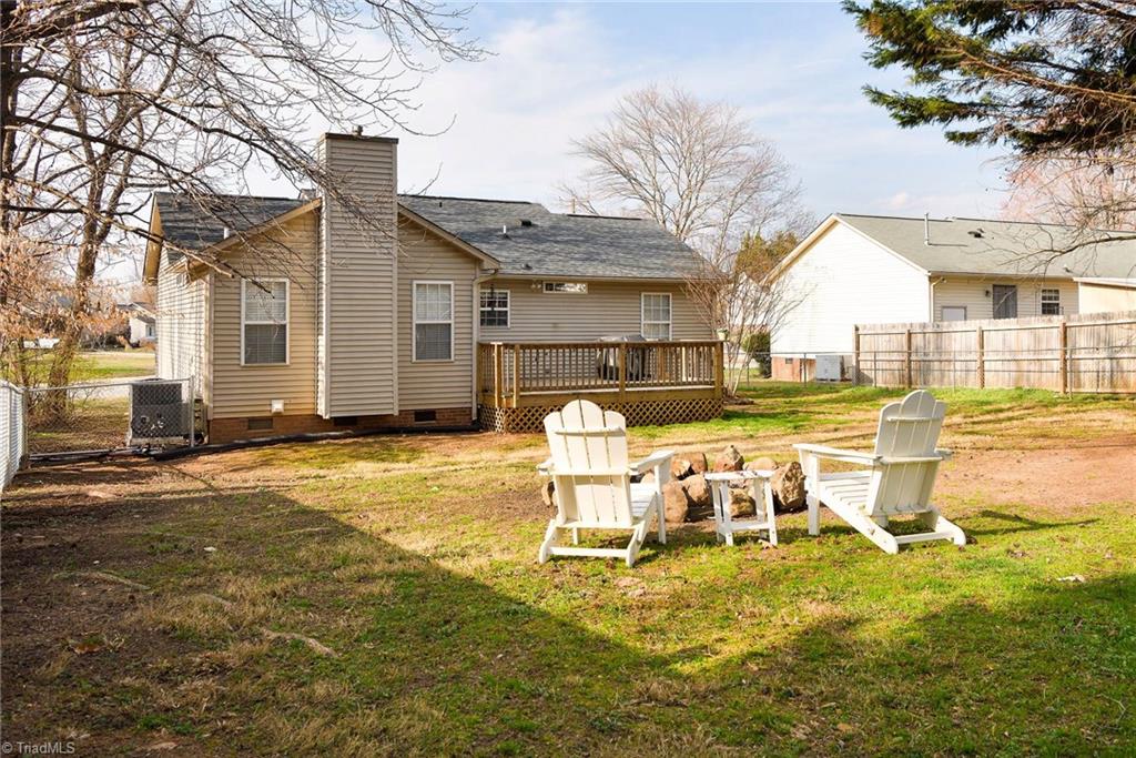 609 Ladford Lane High Point, NC 27265 - Photo 5 of 24 Backyard & Fire Pit