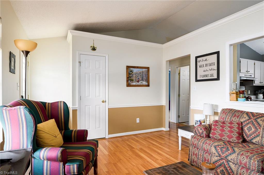 609 Ladford Lane High Point, NC 27265 - Photo 8 of 24 Living Room