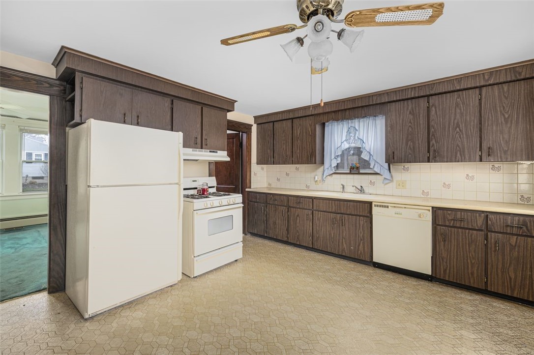 93 Harding Street West Warwick, RI 02893 - Photo 13 of 45