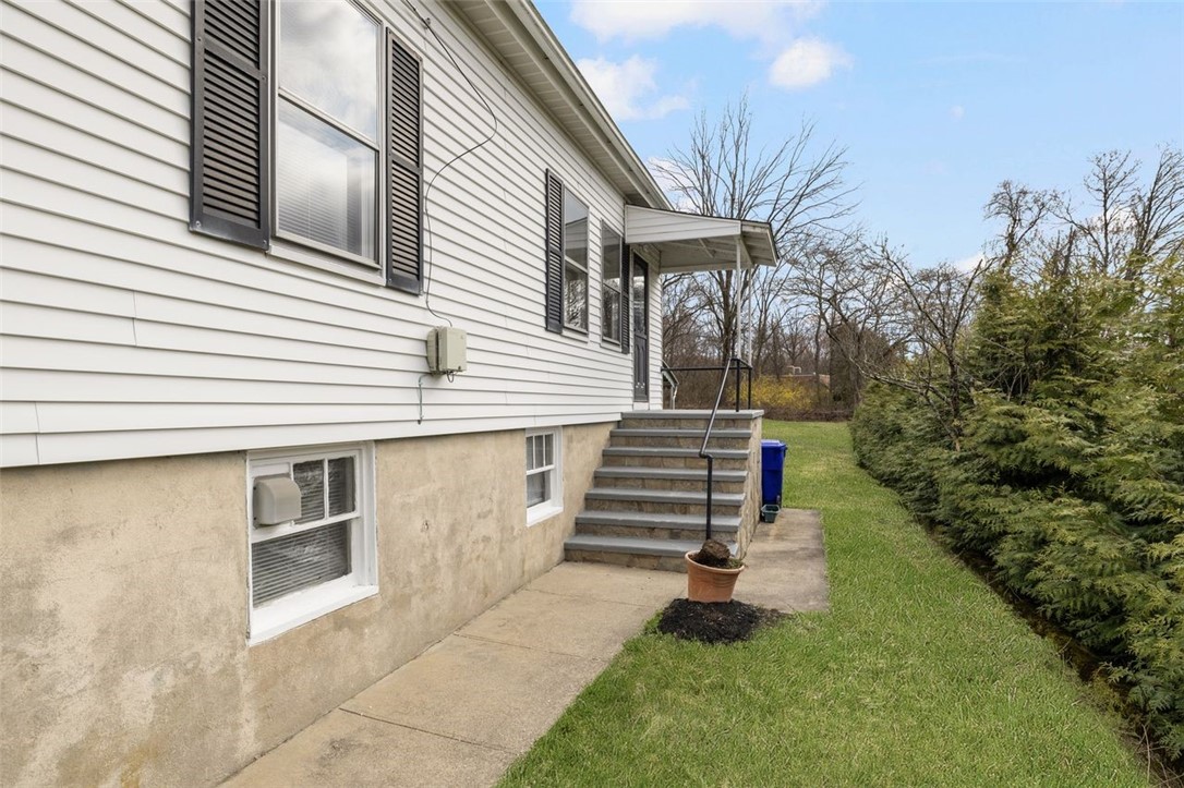 93 Harding Street West Warwick, RI 02893 - Photo 10 of 45