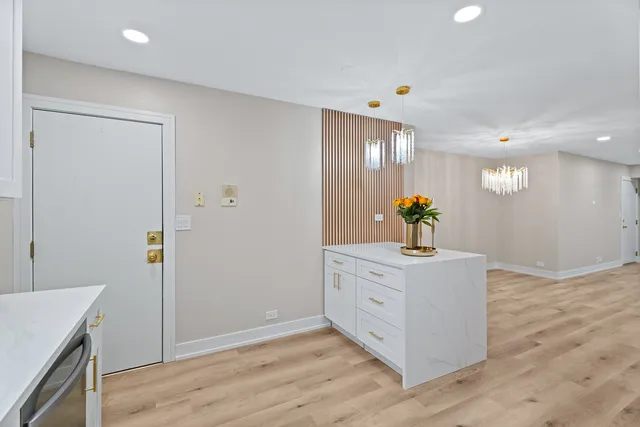 $254,900 | 129 West Brandon Court, Unit 23, Palatine, IL 60067