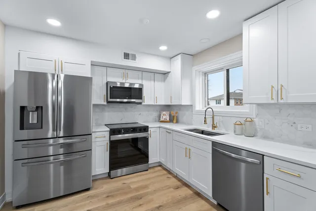 $254,900 | 129 West Brandon Court, Unit 23, Palatine, IL 60067