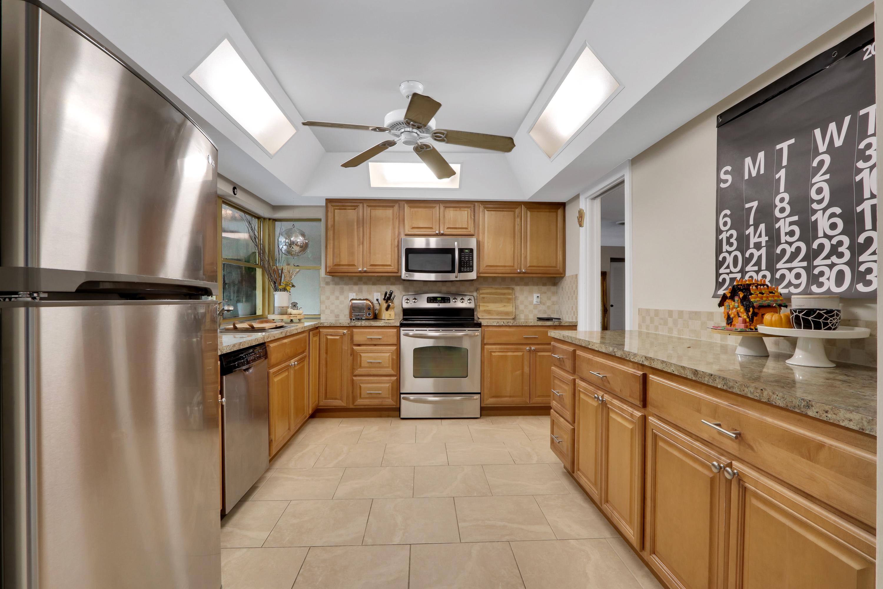 574 Northwest 14th Avenue Boca Raton, FL 33486 - Photo 6 of 21 10_Image_10_of_25
