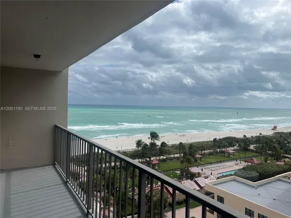 $2,850 | 2625 Collins Avenue, Unit 1101, Miami Beach, FL 33140