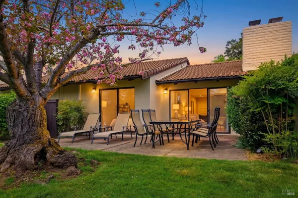 $995,000 | 13 Fairways Drive, Napa, CA 94558