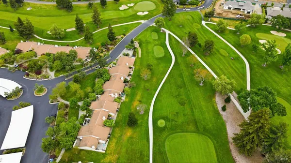 an aerial view of a tennis court