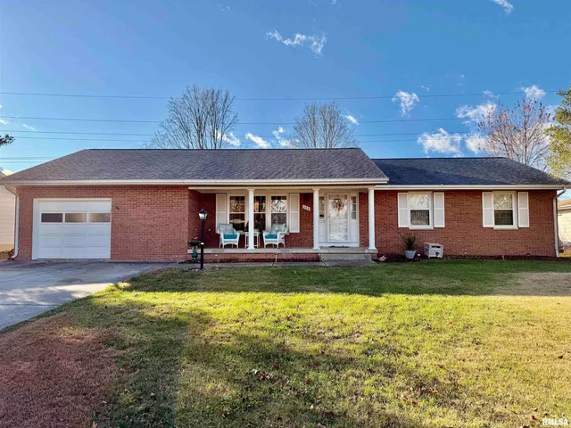 $199,900 | 540 Meadowbrook Lane, Centralia, IL 62801