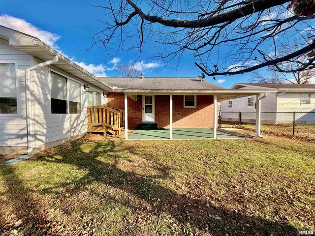 $199,900 | 540 Meadowbrook Lane, Centralia, IL 62801