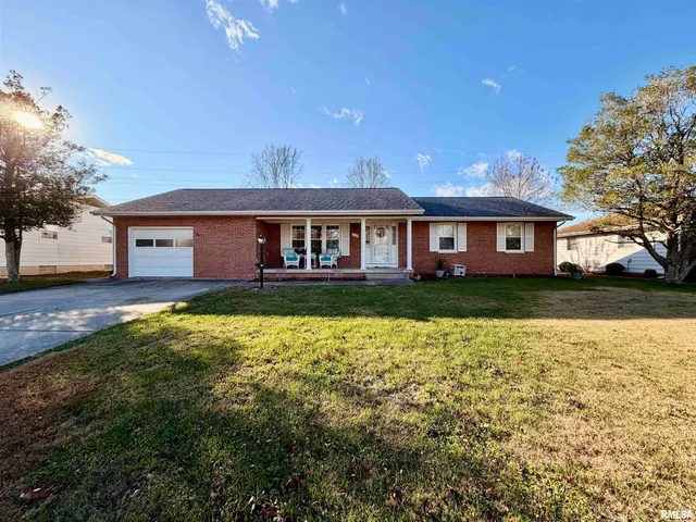 $199,900 | 540 Meadowbrook Lane, Centralia, IL 62801