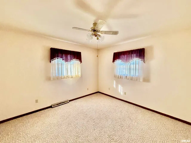 $199,900 | 540 Meadowbrook Lane, Centralia, IL 62801