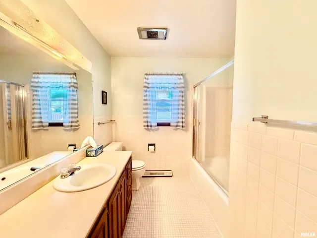 $199,900 | 540 Meadowbrook Lane, Centralia, IL 62801