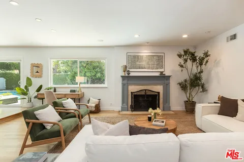 $1,595,000 | 5071 Shirley Avenue, Tarzana, CA 91356