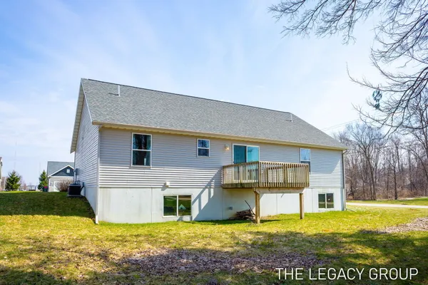 $409,900 | 10417 Richfield Lane, Allendale, MI 49401