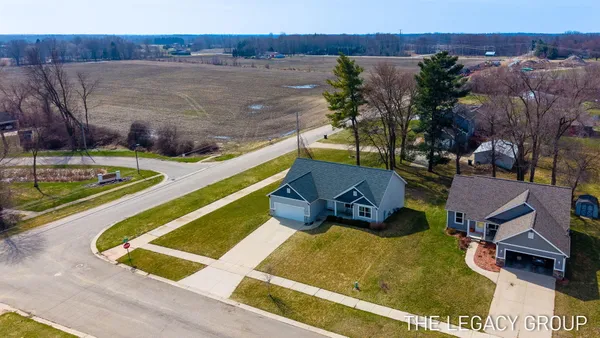 $409,900 | 10417 Richfield Lane, Allendale, MI 49401