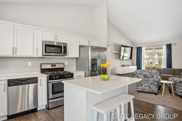 $425,000 | 10417 Richfield Lane, Allendale, MI 49401