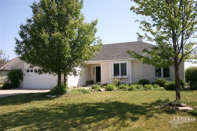 2012 Falconview Place Fort Wayne, IN 46818 - Photo 1 of 24 Gallery Image 1