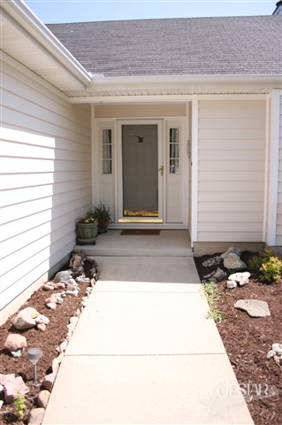 2012 Falconview Place Fort Wayne, IN 46818 - Photo 2 of 24 Gallery Image 2