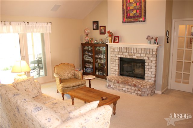 2012 Falconview Place Fort Wayne, IN 46818 - Photo 4 of 24 Gallery Image 4