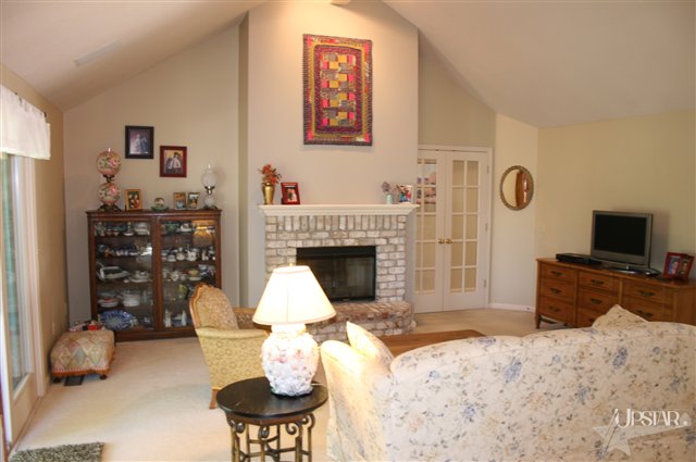 2012 Falconview Place Fort Wayne, IN 46818 - Photo 5 of 24 Gallery Image 5