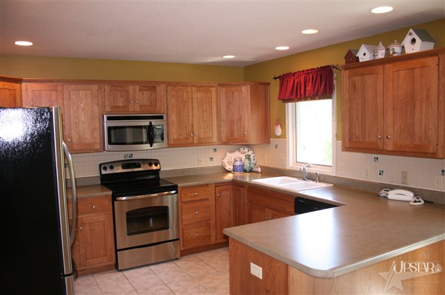 2012 Falconview Place Fort Wayne, IN 46818 - Photo 9 of 24 Gallery Image 9