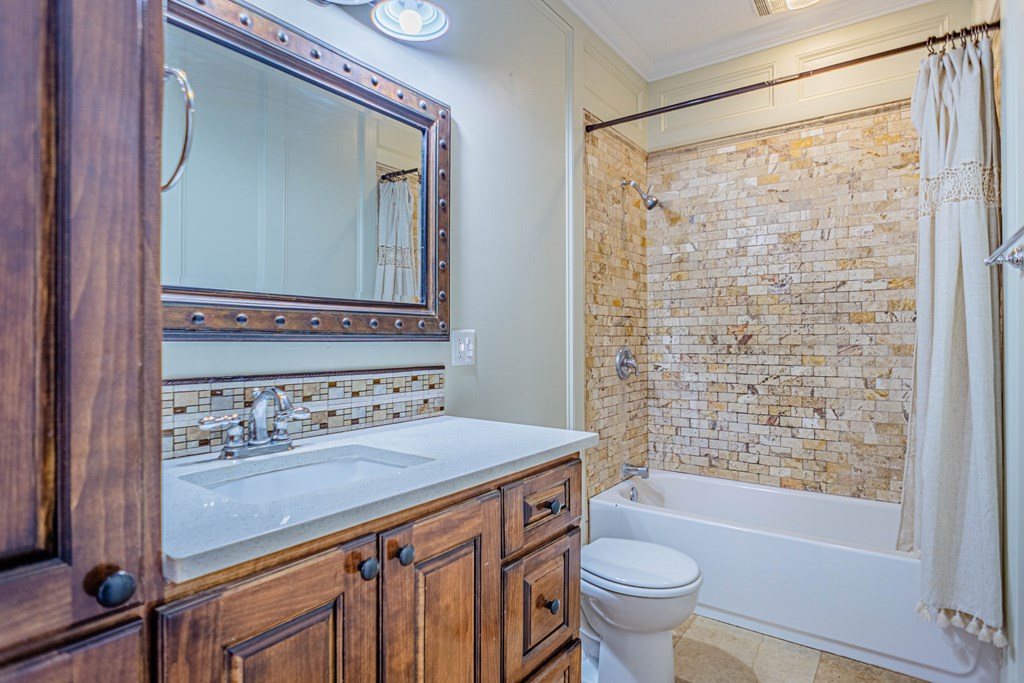 224 Pine Lake Road West Point, GA 31833 - Photo 18 of 37 Spare Bathroom
