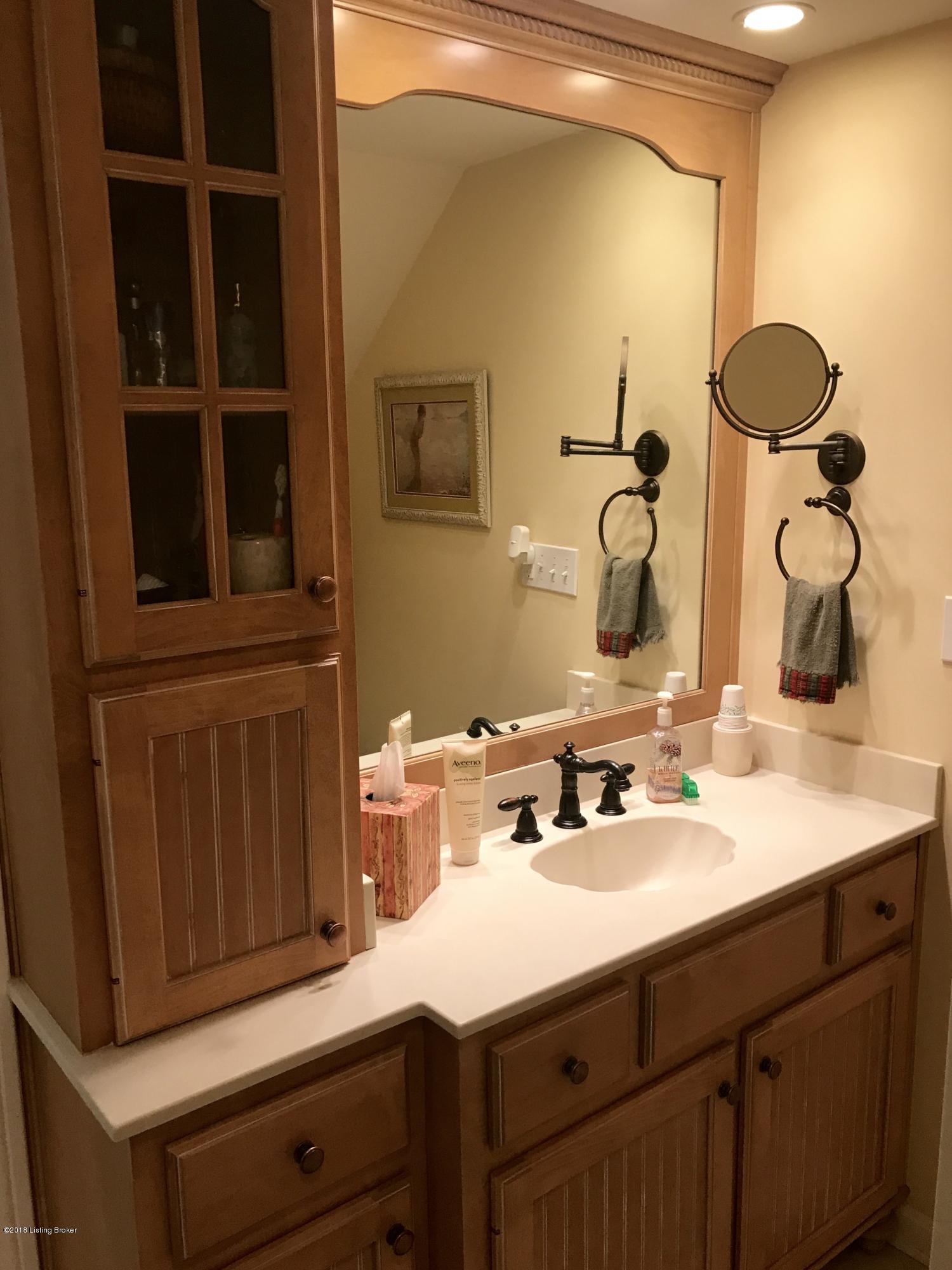 209 North Chadwick Road Louisville, KY 40222 - Photo 27 of 54 Lots of Cabinet Space!