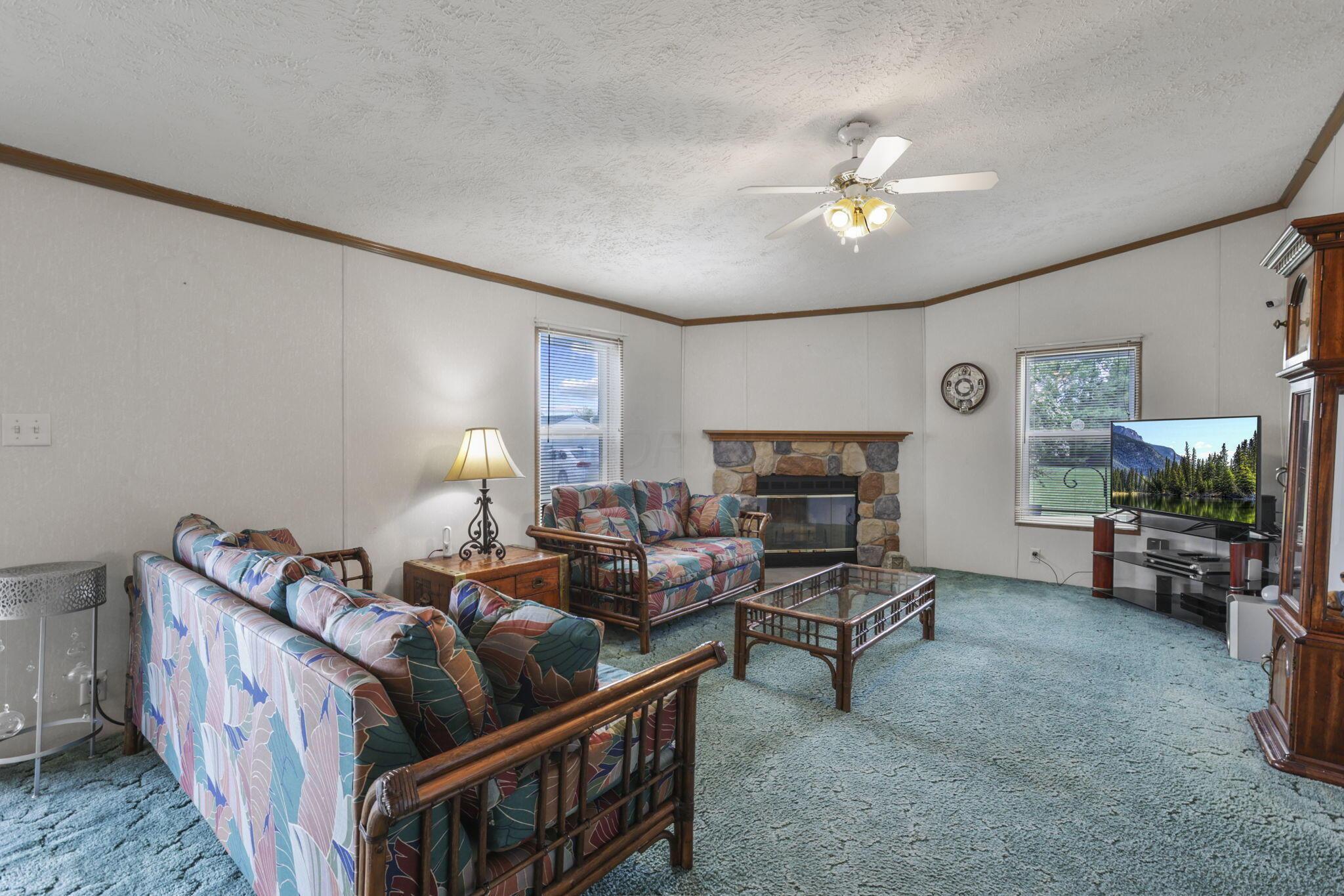 11791 Coontz Road Orient, OH 43146 - Photo 18 of 51 Living Room