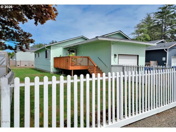 $385,000 | 1302 Southwest 63rd Street, Lincoln City, OR 97367