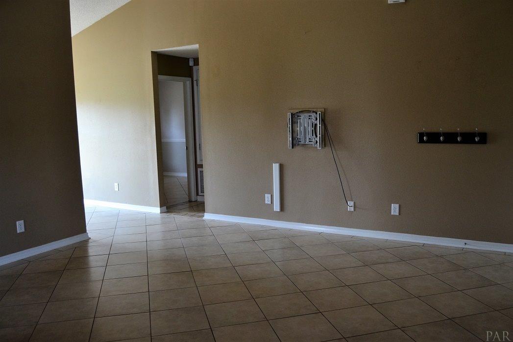 8895 Tarrytown Road Milton, FL 32583 - Photo 6 of 25