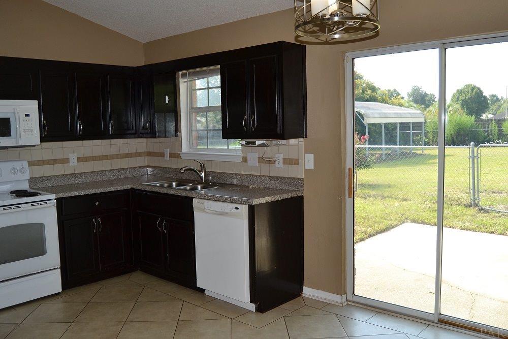 8895 Tarrytown Road Milton, FL 32583 - Photo 7 of 25